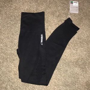 Black seamless gymshark legging size small- new!